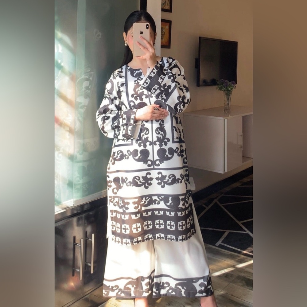 Black and White Pakistani 2 pc Co-Ord. Stylish and Comfortable!